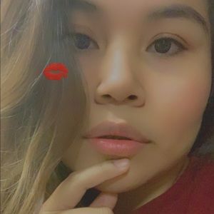 Meet your Posher, Yaneth